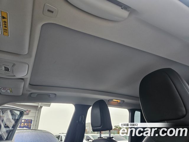 Jeep Renegade 2.0 Diesel Limited AWD 2018 — фото 17