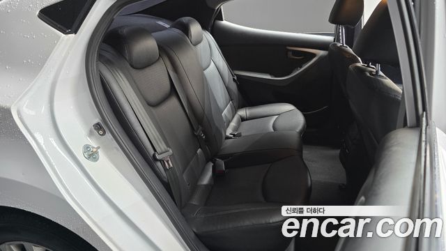 Hyundai Avante 1.6 VGT Modern Standard 2014 — фото 11
