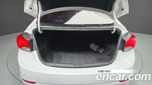 Hyundai Avante 1.6 VGT Modern Standard 2014 — фото 20