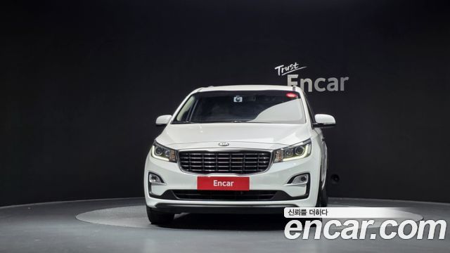 Kia Carnival 9-Seater Prstige 2019 — фото 3