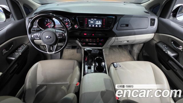 Kia Carnival 9-Seater Prstige 2019 — фото 7
