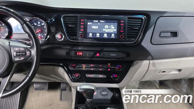 Kia Carnival 9-Seater Prstige 2019 — фото 14
