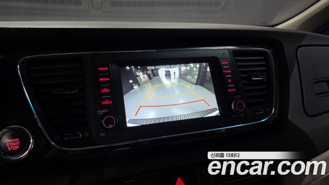 Kia Carnival 9-Seater Prstige 2019 — фото 15