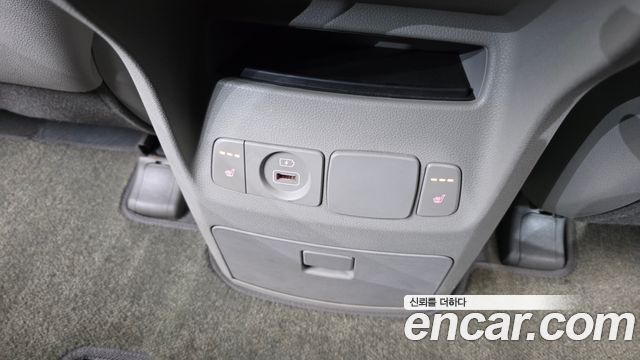 Kia Carnival 9-Seater Prstige 2019 — фото 19