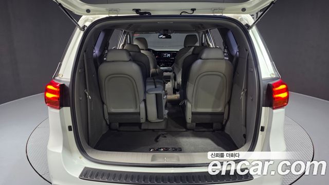 Kia Carnival 9-Seater Prstige 2019 — фото 20