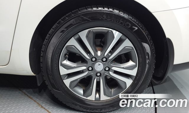 Kia Carnival 9-Seater Prstige 2019 — фото 21