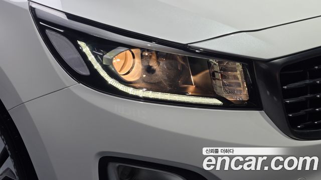 Kia Carnival 9-Seater Prstige 2019 — фото 22