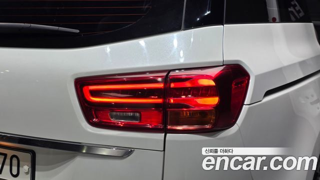 Kia Carnival 9-Seater Prstige 2019 — фото 23