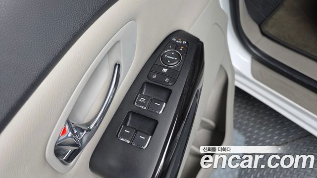 Kia Carnival 9-Seater Prstige 2019 — фото 27