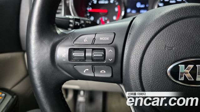 Kia Carnival 9-Seater Prstige 2019 — фото 29