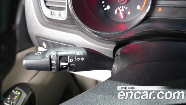 Kia Carnival 9-Seater Prstige 2019 — фото 33