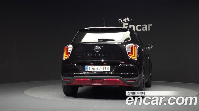 KG Mobility (SsangYong) Very New Tivoli Gasoline 1.5 2WD R-PLUS Black 2022 — фото 4