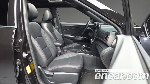 KG Mobility (SsangYong) Very New Tivoli Gasoline 1.5 2WD R-PLUS Black 2022 — фото 11