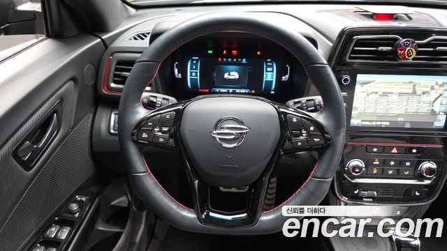 KG Mobility (SsangYong) Very New Tivoli Gasoline 1.5 2WD R-PLUS Black 2022 — фото 13