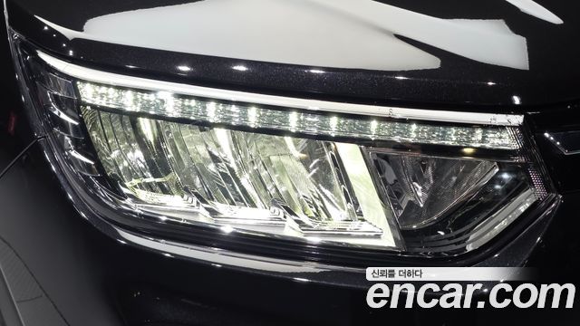 KG Mobility (SsangYong) Very New Tivoli Gasoline 1.5 2WD R-PLUS Black 2022 — фото 22