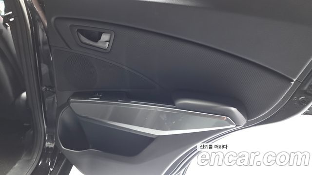 KG Mobility (SsangYong) Very New Tivoli Gasoline 1.5 2WD R-PLUS Black 2022 — фото 25