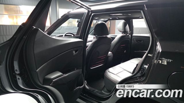 KG Mobility (SsangYong) Very New Tivoli Gasoline 1.5 2WD R-PLUS Black 2022 — фото 26