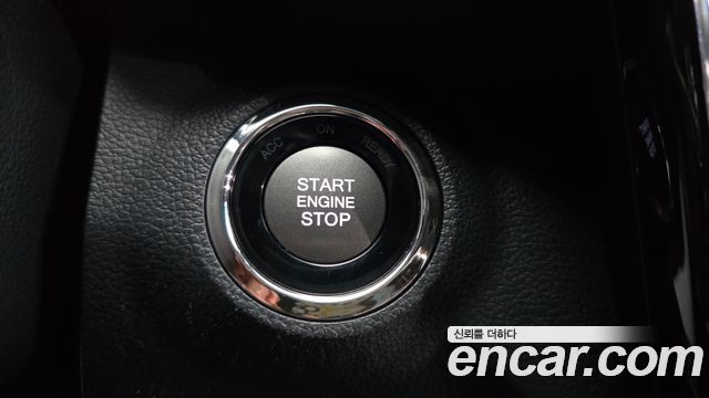 KG Mobility (SsangYong) Very New Tivoli Gasoline 1.5 2WD R-PLUS Black 2022 — фото 31