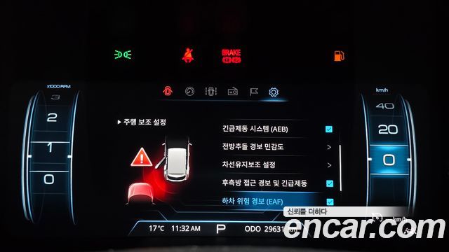 KG Mobility (SsangYong) Very New Tivoli Gasoline 1.5 2WD R-PLUS Black 2022 — фото 33