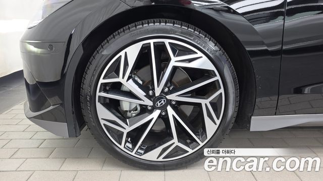 Hyundai Ioniq 6 Long Range AWD Exclusive + 2023 — фото 5