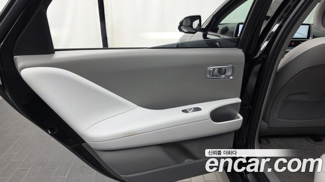Hyundai Ioniq 6 Long Range AWD Exclusive + 2023 — фото 25
