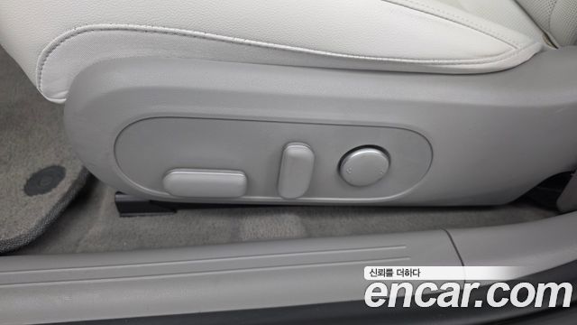 Hyundai Ioniq 6 Long Range AWD Exclusive + 2023 — фото 32