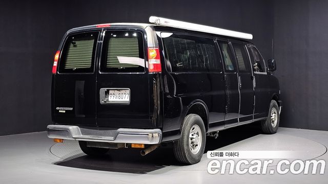 Chevrolet Express Van 6.0 2018 — фото 2