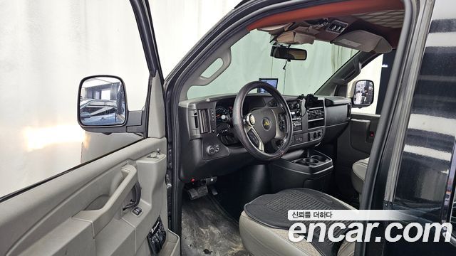 Chevrolet Express Van 6.0 2018 — фото 10