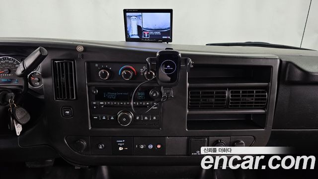 Chevrolet Express Van 6.0 2018 — фото 16