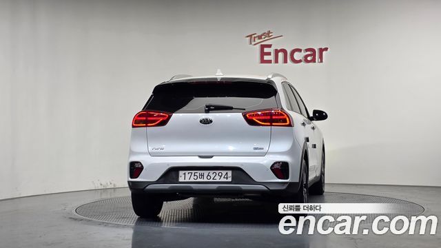 Kia Niro 1.6 HEV Prestige 2020 — фото 4