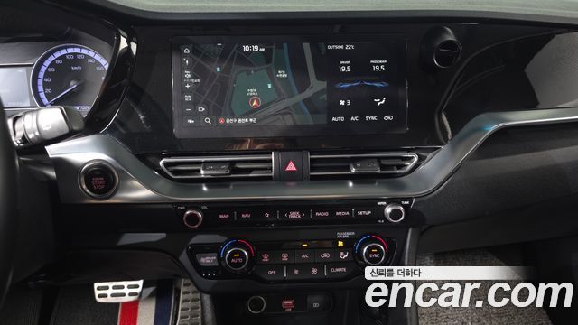 Kia Niro 1.6 HEV Prestige 2020 — фото 13