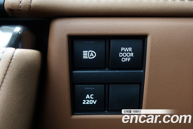 Toyota Alphard (IV) 2.5 HEV Executive AWD 2024 — фото 19