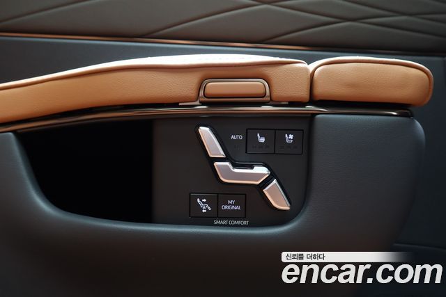 Toyota Alphard (IV) 2.5 HEV Executive AWD 2024 — фото 22