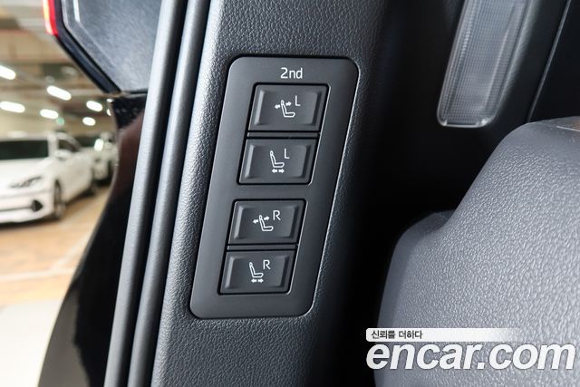 Toyota Alphard (IV) 2.5 HEV Executive AWD 2024 — фото 23