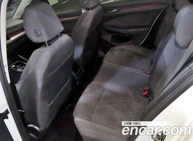Volkswagen Golf (VIII) 2.0 TDI Prestige 2023 — фото 7