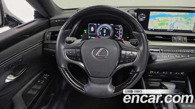 Lexus ES300h (VII) Luxury Plus 2019 — фото 13