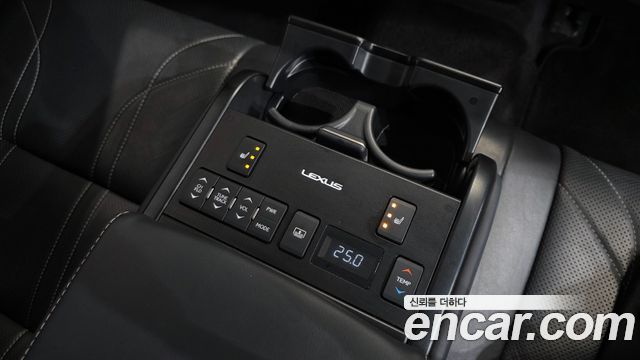 Lexus ES300h (VII) Luxury Plus 2019 — фото 18