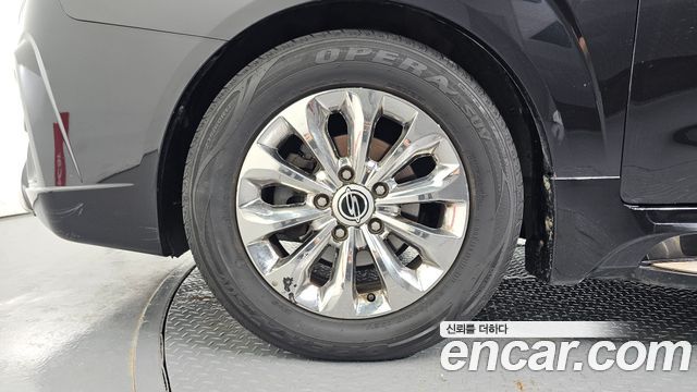 KG Mobility (SsangYong) Korando Turismo 4WD Outdoor Edition 9-seater 2018 — фото 5