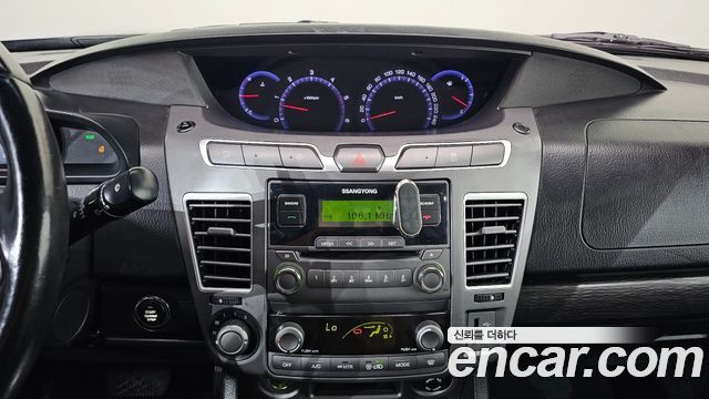 KG Mobility (SsangYong) Korando Turismo 4WD Outdoor Edition 9-seater 2018 — фото 16