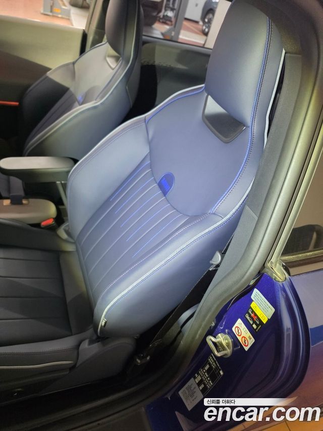 MINI Cooper Electric (IV) SE Favoured 2024 — фото 10