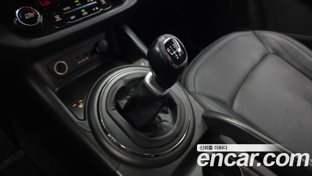Kia Sportage R Diesel 2WD TLX Deluxe 2012 — фото 9