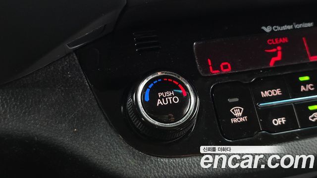 Kia Sportage R Diesel 2WD TLX Deluxe 2012 — фото 18