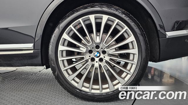 BMW X7 (G07) xDrive 40i Design Pure Excellence 7-Seater 2025 — фото 27