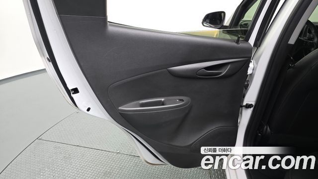 Chevrolet Spark LT 2022 — фото 25