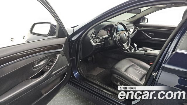 BMW 5 Series (F10) 528i xDrive 2014 — фото 10