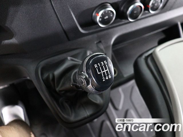 Renault Korea Master 2.3 Van L 2020 — фото 9