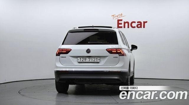 Volkswagen Tiguan (II) 2.0 TDI 4Motion Prestige 2018 — фото 4