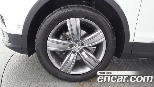 Volkswagen Tiguan (II) 2.0 TDI 4Motion Prestige 2018 — фото 5