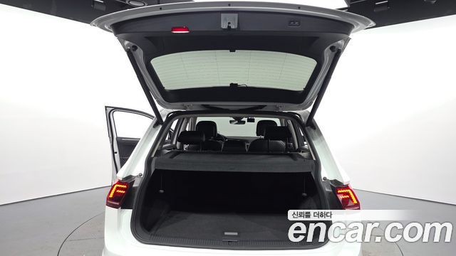 Volkswagen Tiguan (II) 2.0 TDI 4Motion Prestige 2018 — фото 18