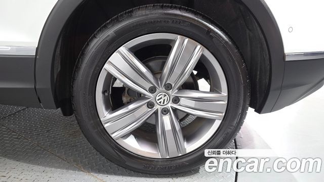 Volkswagen Tiguan (II) 2.0 TDI 4Motion Prestige 2018 — фото 21
